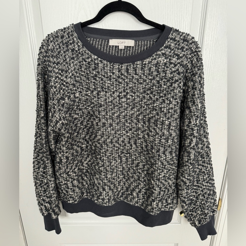 Women’s M LOFT Sweatshirt Crewneck